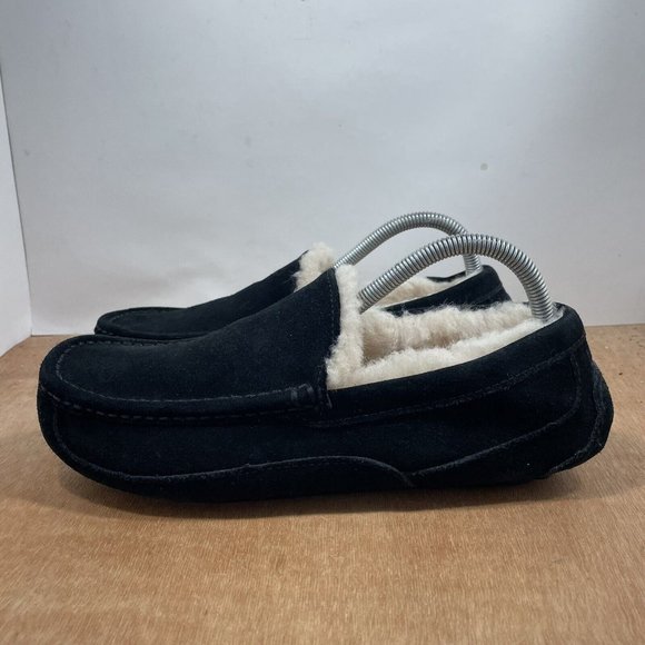 ๐Uggs ๐Ascot Men Size 9, Black Suede Slipper Sheepskin Lined (Slip Ons) - Picture 3 of 9